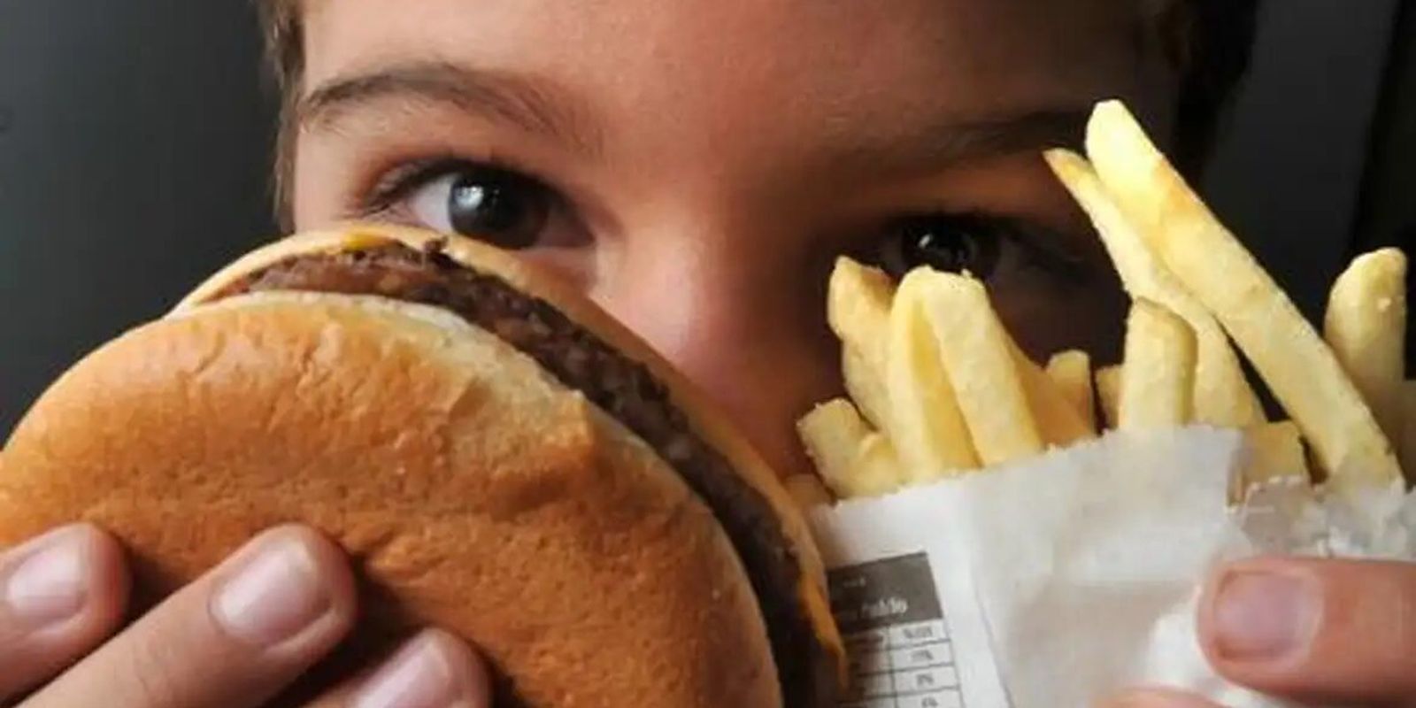 A prevenção do colesterol elevado deve iniciar na infância para proteger a saúde cardiovascular