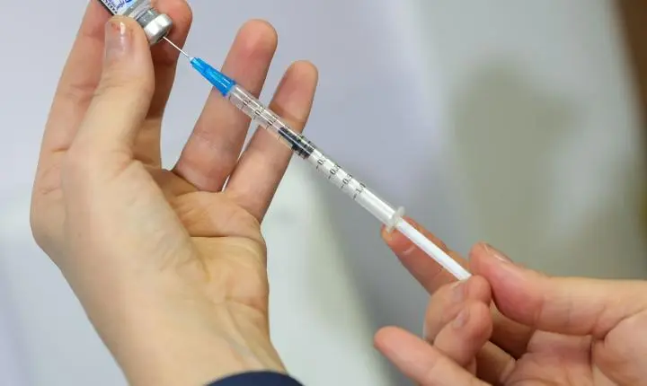 Vacinação contra o VSR em idosos mostra redução de 75% em hospitalizações